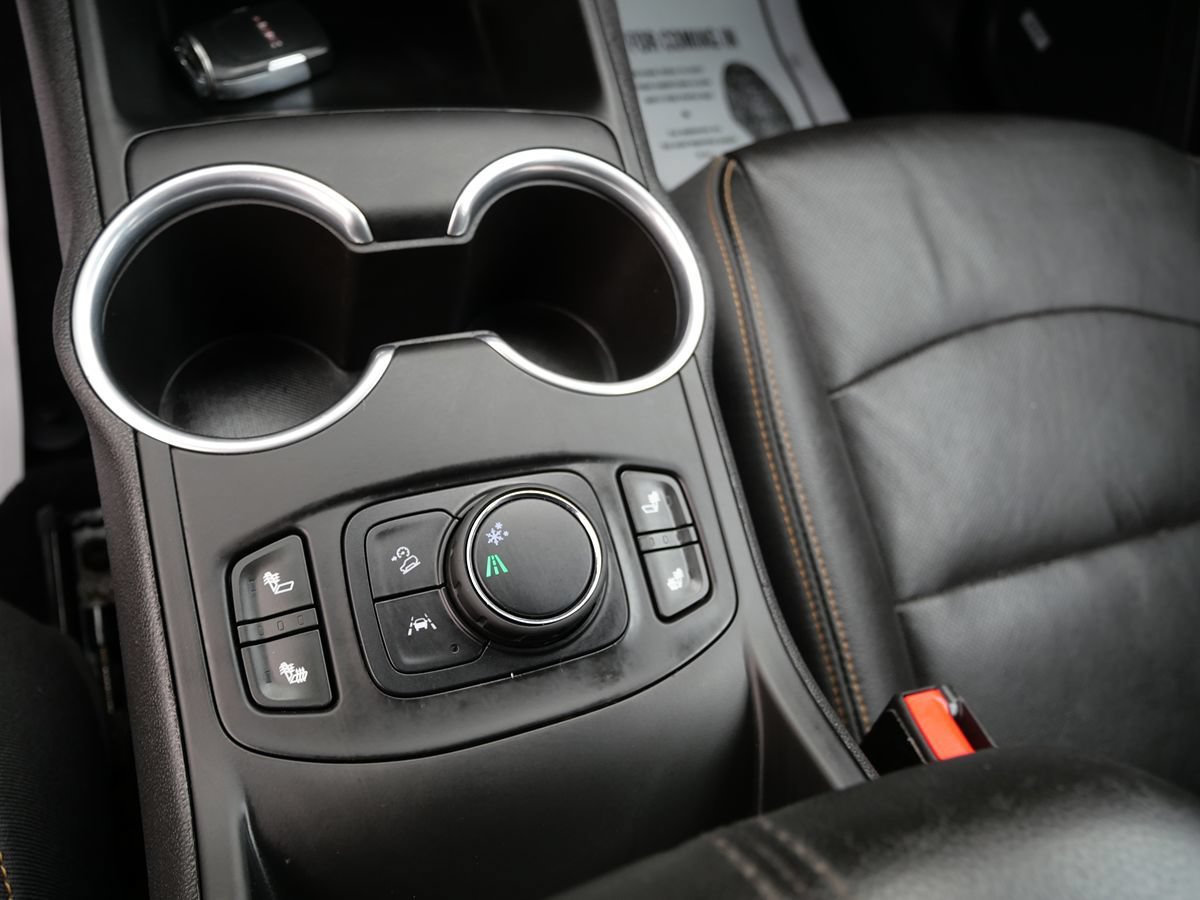 Used 2020 GMC Terrain SLT w/ Preferred Package FWD image 16