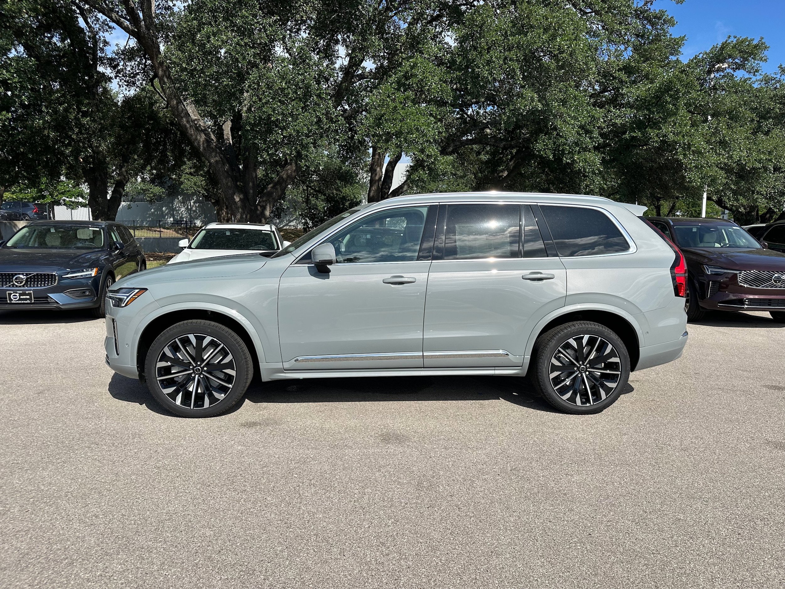 Used 2026 Volvo XC90 B6 Plus w/ Protection Package Premier AWD/4WD image 3