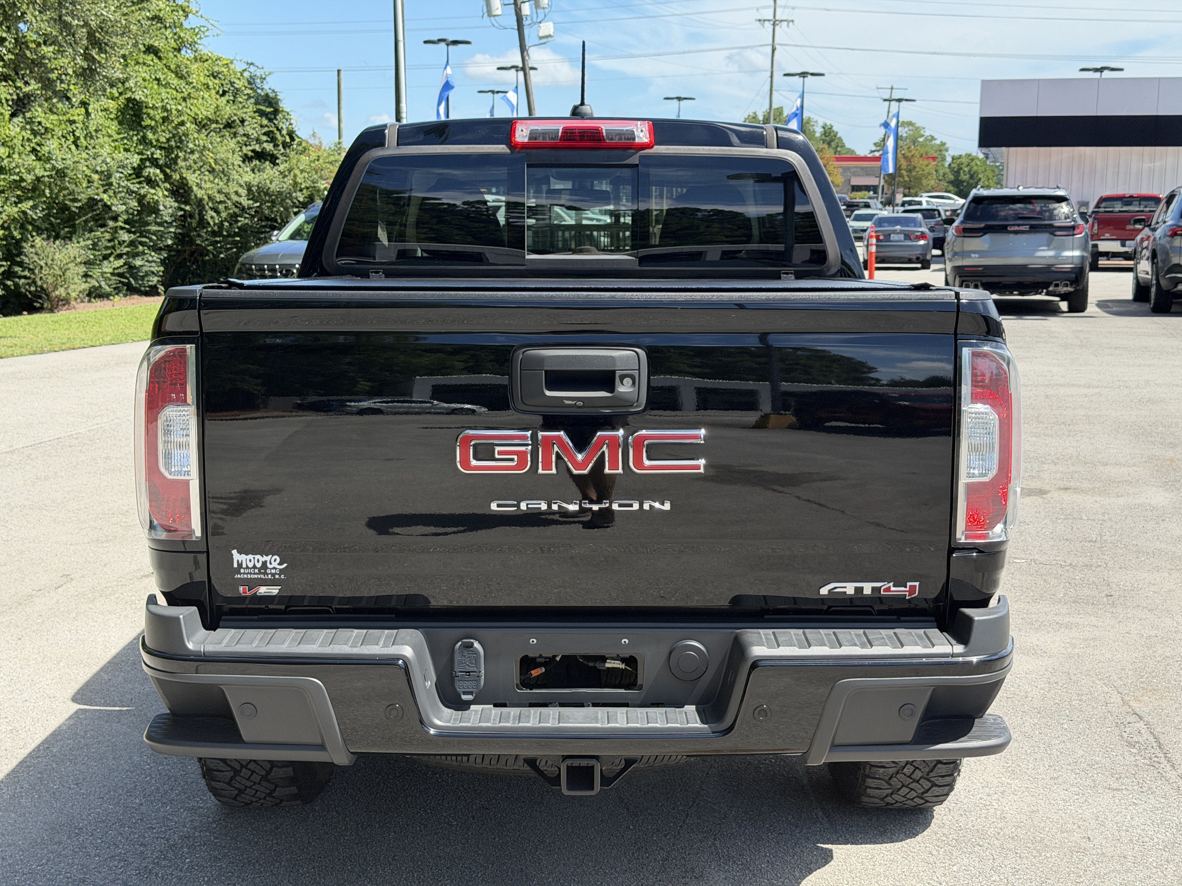Used 2022 GMC Canyon AT4 w/ Trailering Package AWD/4WD image 9