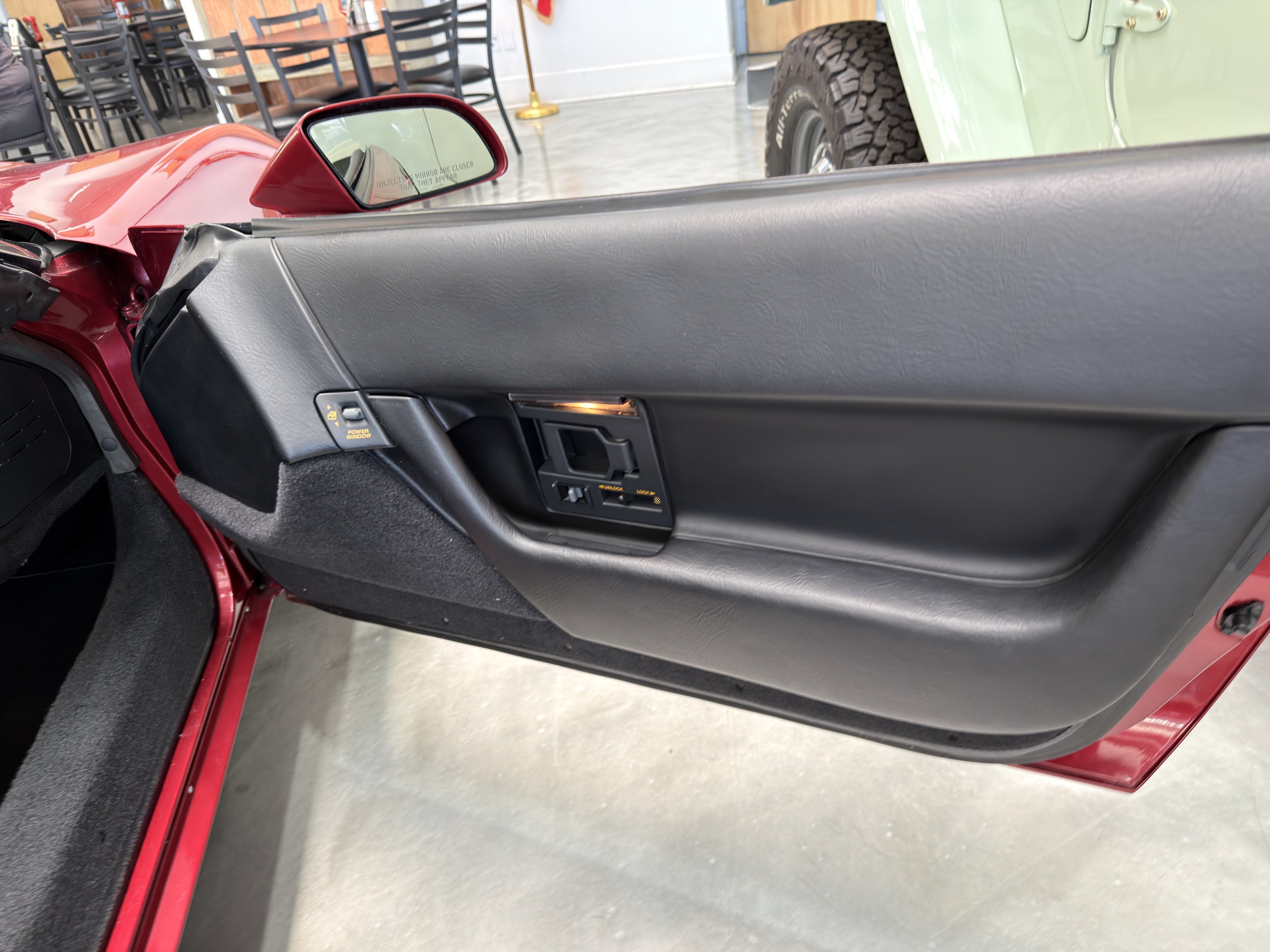 Used 1991 Chevrolet Corvette Coupe RWD image 11