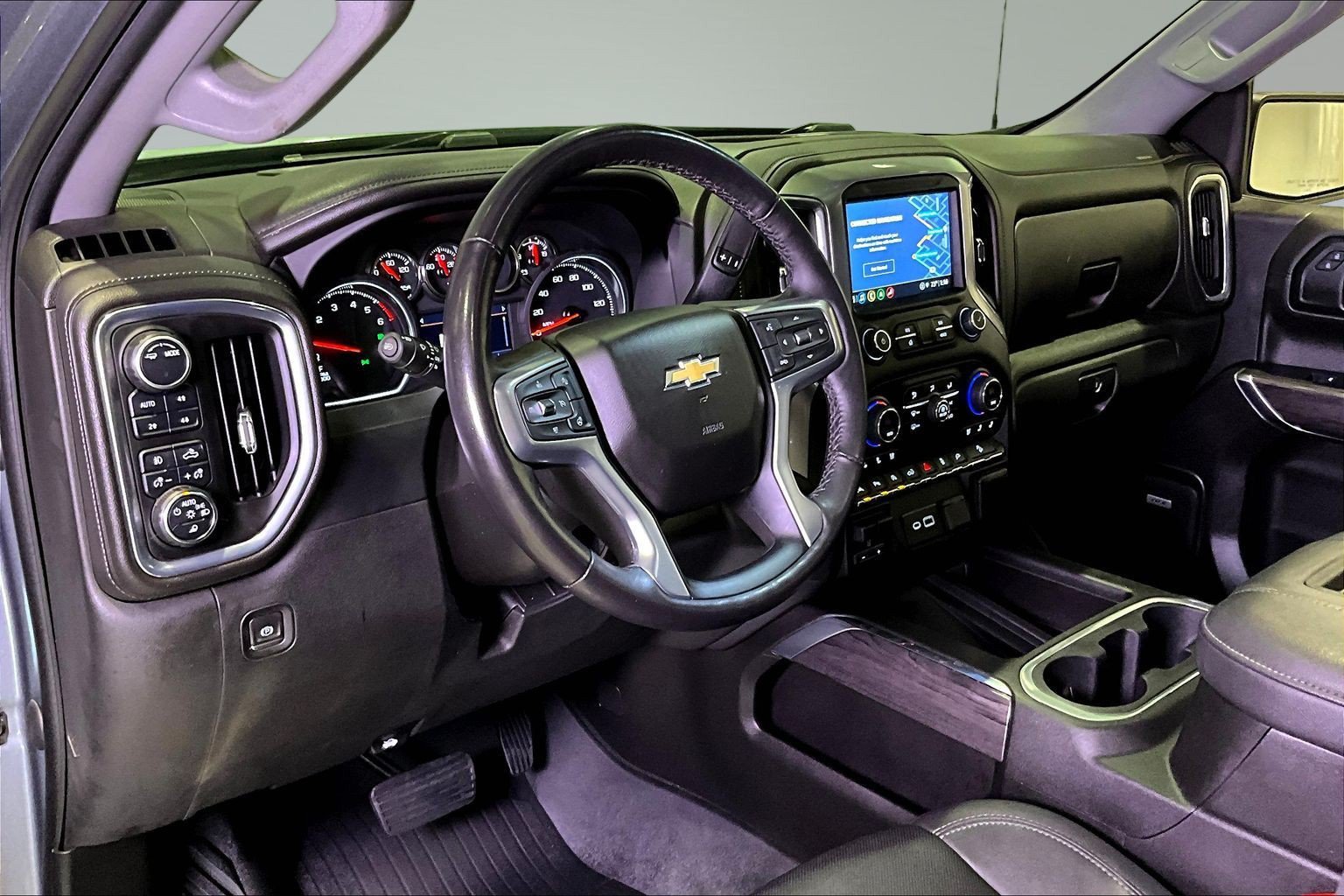 Used 2022 Chevrolet Silverado 1500 LTZ w/ LTZ Premium Package AWD/4WD image 19