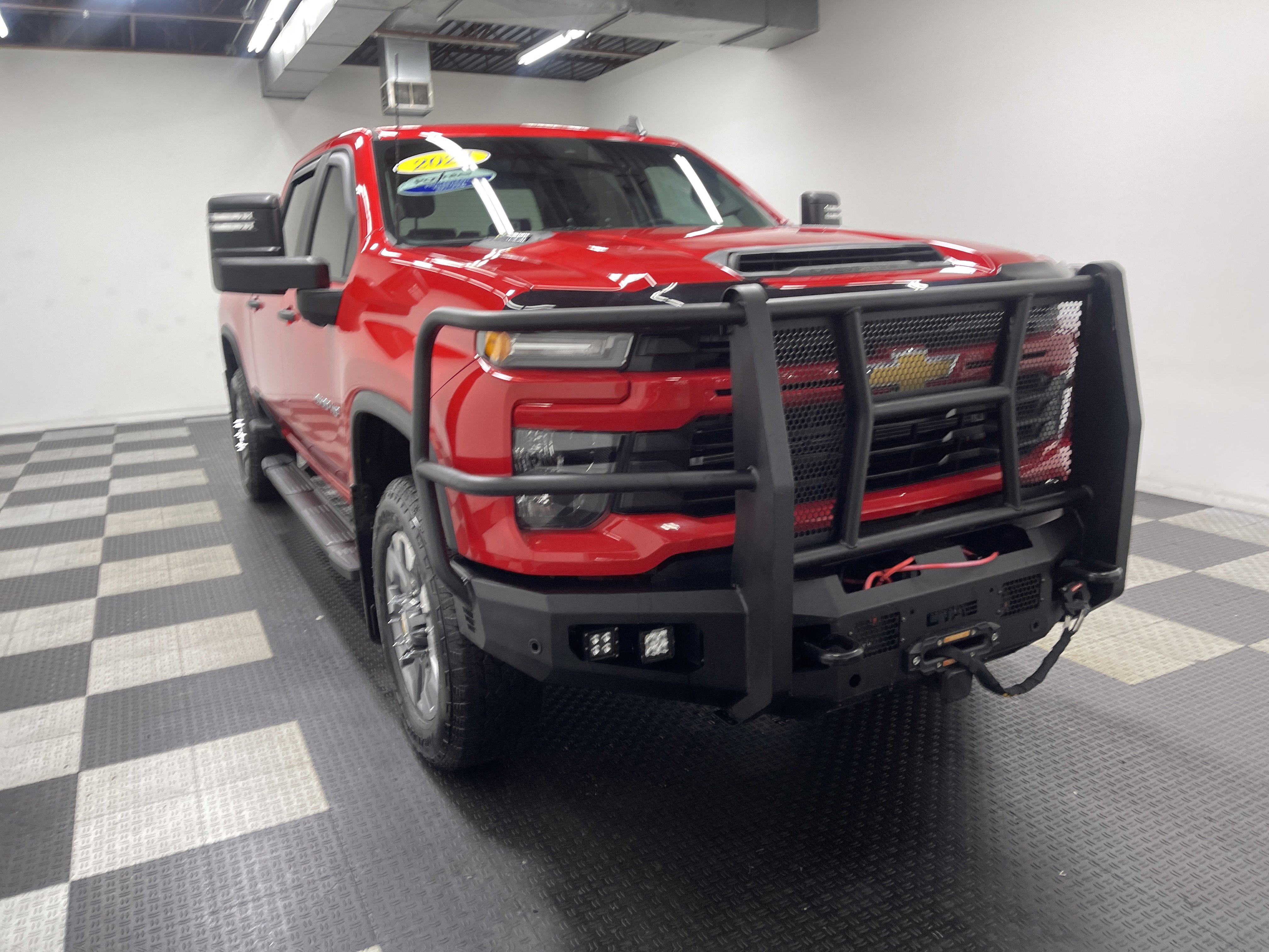 Used 2024 Chevrolet Silverado 2500 Custom w/ Custom Value Package image 6