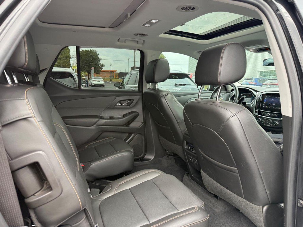 Used 2020 Chevrolet Traverse Premier w/ Redline Edition AWD/4WD image 11