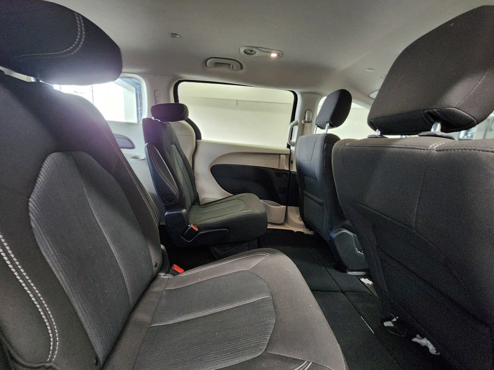 Used 2023 Chrysler Voyager LX FWD image 21