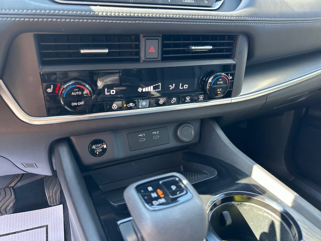 Used 2025 Nissan Rogue SV w/ SV Premium Package FWD image 17