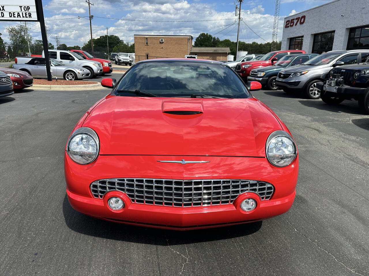 Used 2002 Ford Thunderbird Deluxe RWD image 2