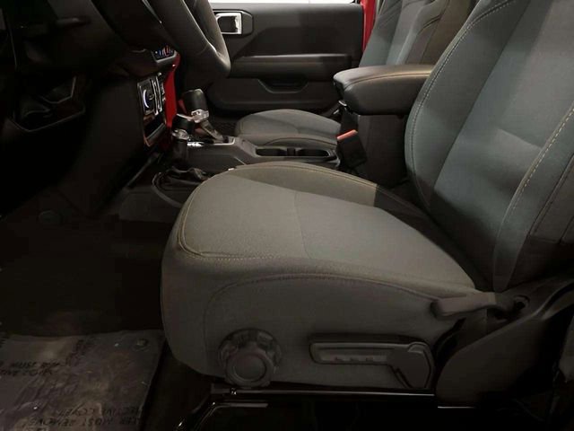 Used 2025 Jeep Wrangler Unlimited Sahara w/ Safety Group image 70