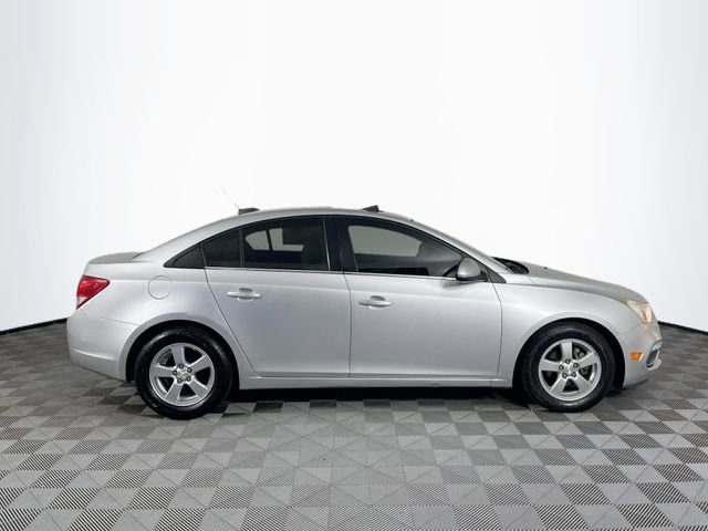 Used 2015 Chevrolet Cruze LT w/ Sun And Sound Package FWD image 9