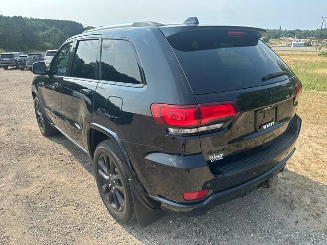 Used 2021 Jeep Grand Cherokee Altitude AWD/4WD image 3