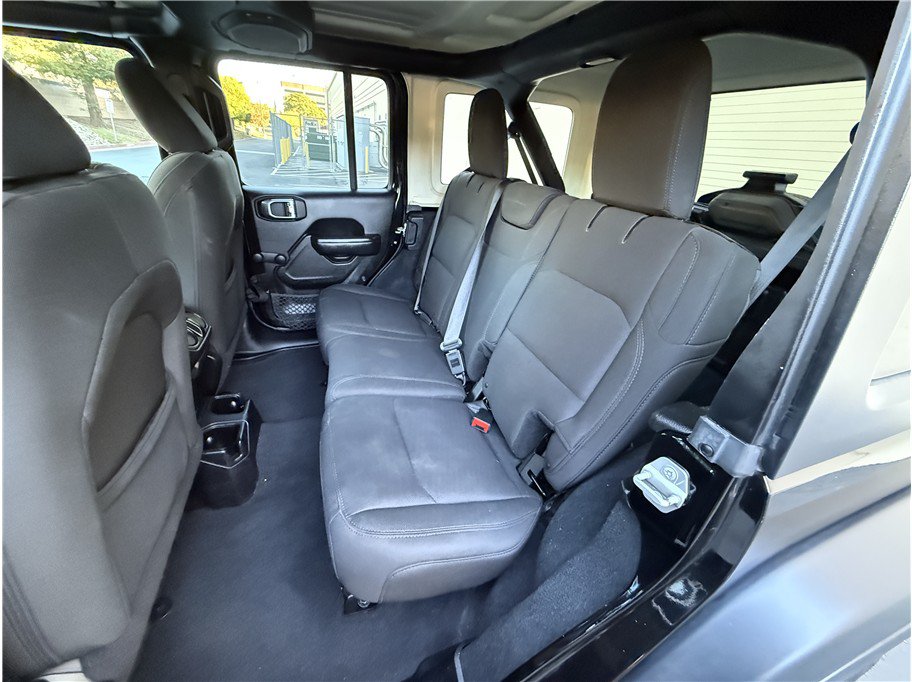 Used 2018 Jeep Wrangler Unlimited Sport AWD/4WD image 9