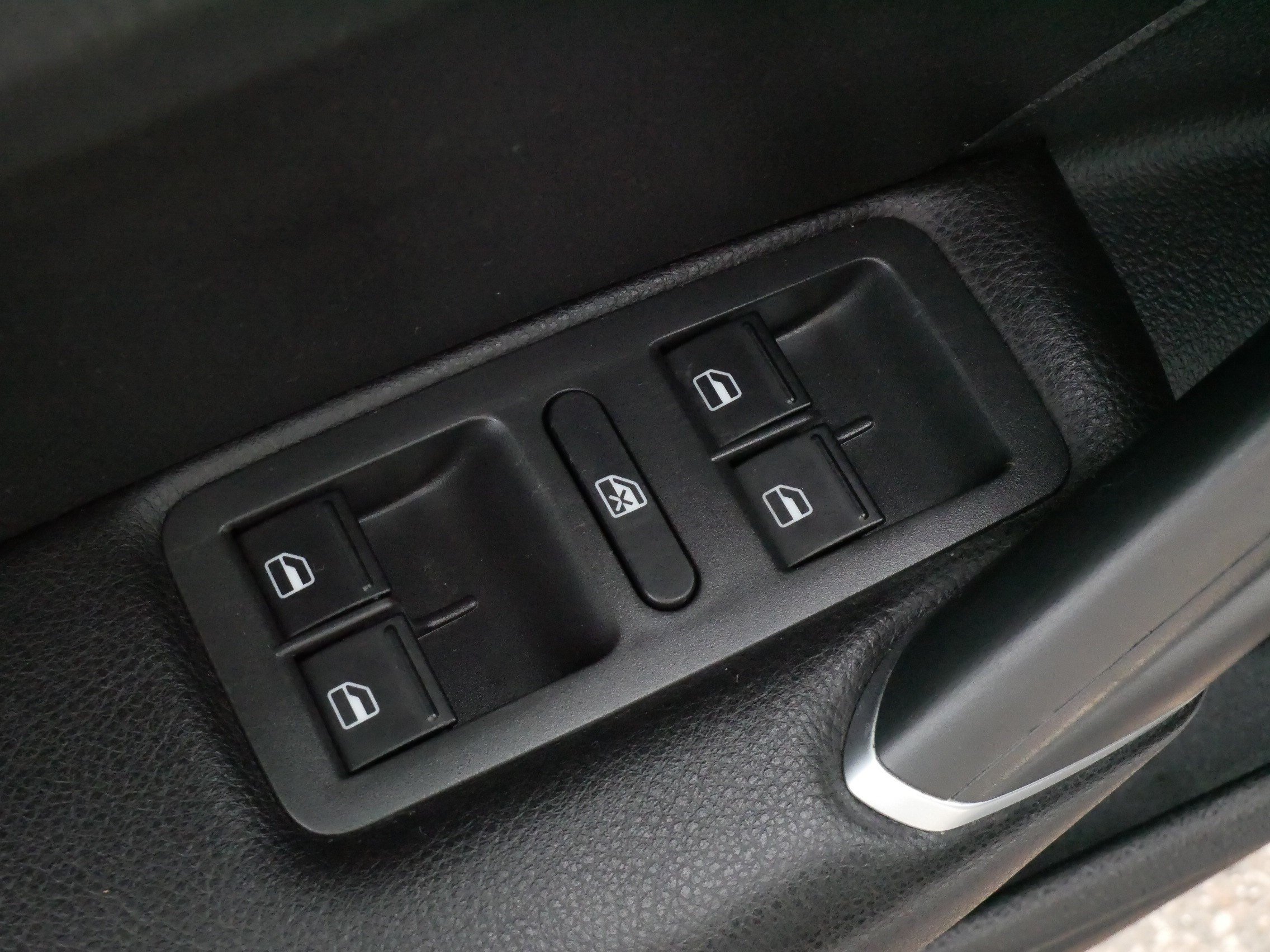 Certified 2020 Volkswagen Passat 2.0T R-Line FWD image 19