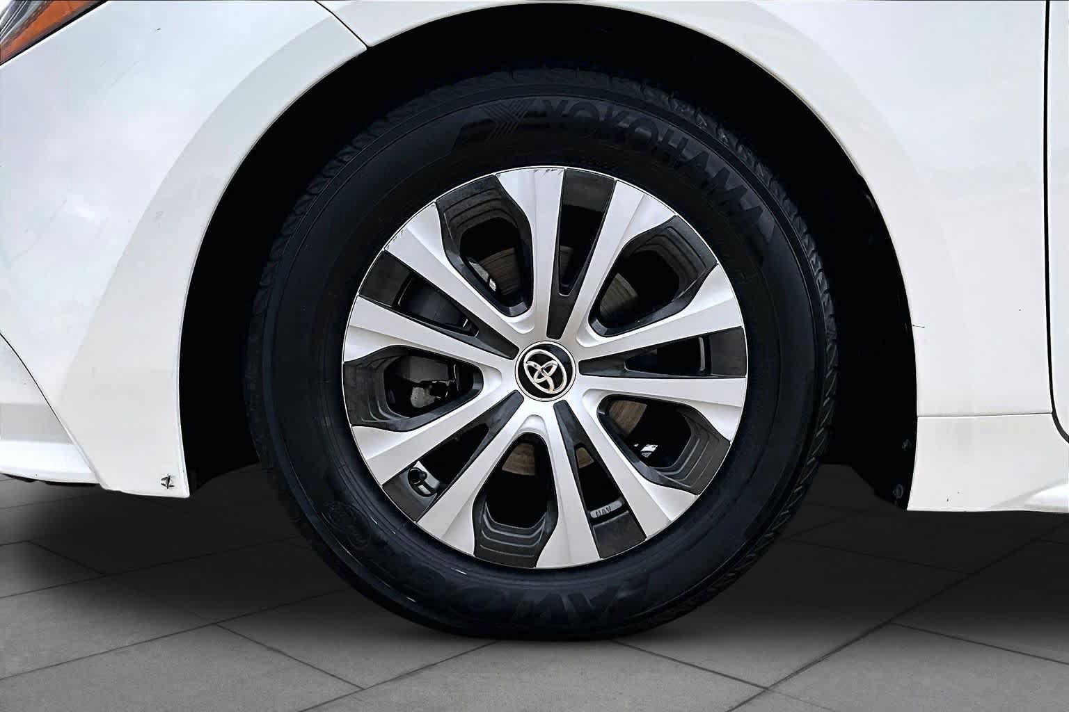 Certified 2022 Toyota Corolla LE FWD image 11
