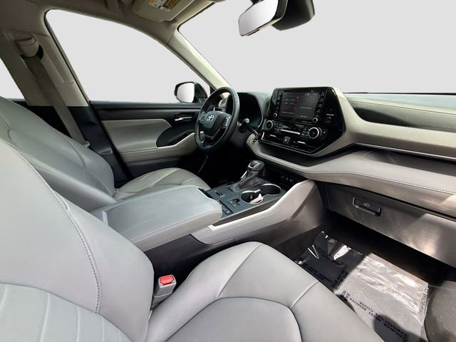 Used 2020 Toyota Highlander XLE image 27