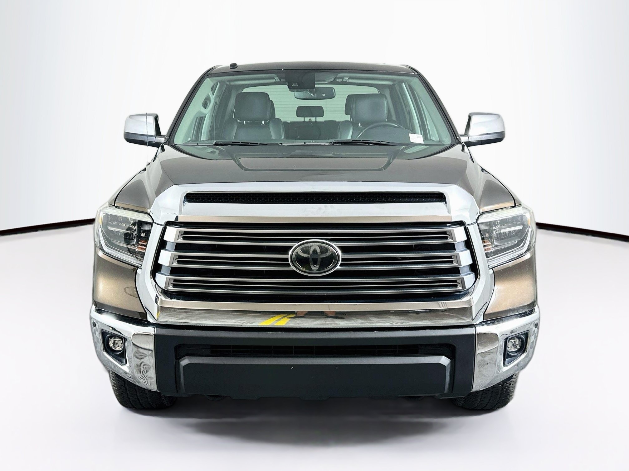Used 2018 Toyota Tundra Limited w/ Limited Premium Package AWD/4WD image 2