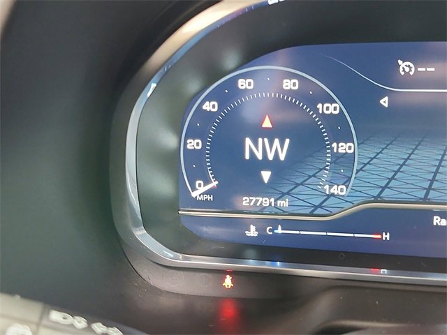 Used 2023 GMC Yukon SLT image 23