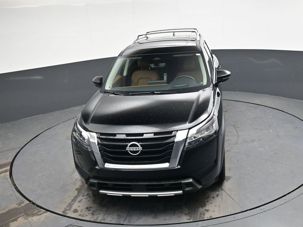 Used 2025 Nissan Pathfinder Platinum image 34