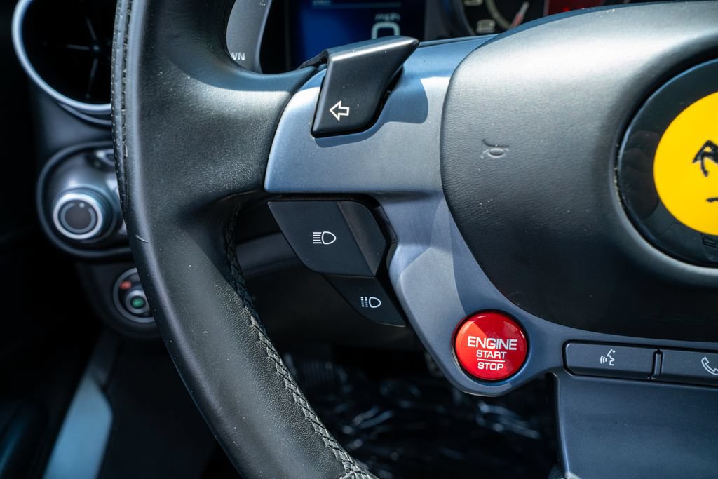 Used 2019 Ferrari Portofino RWD image 35