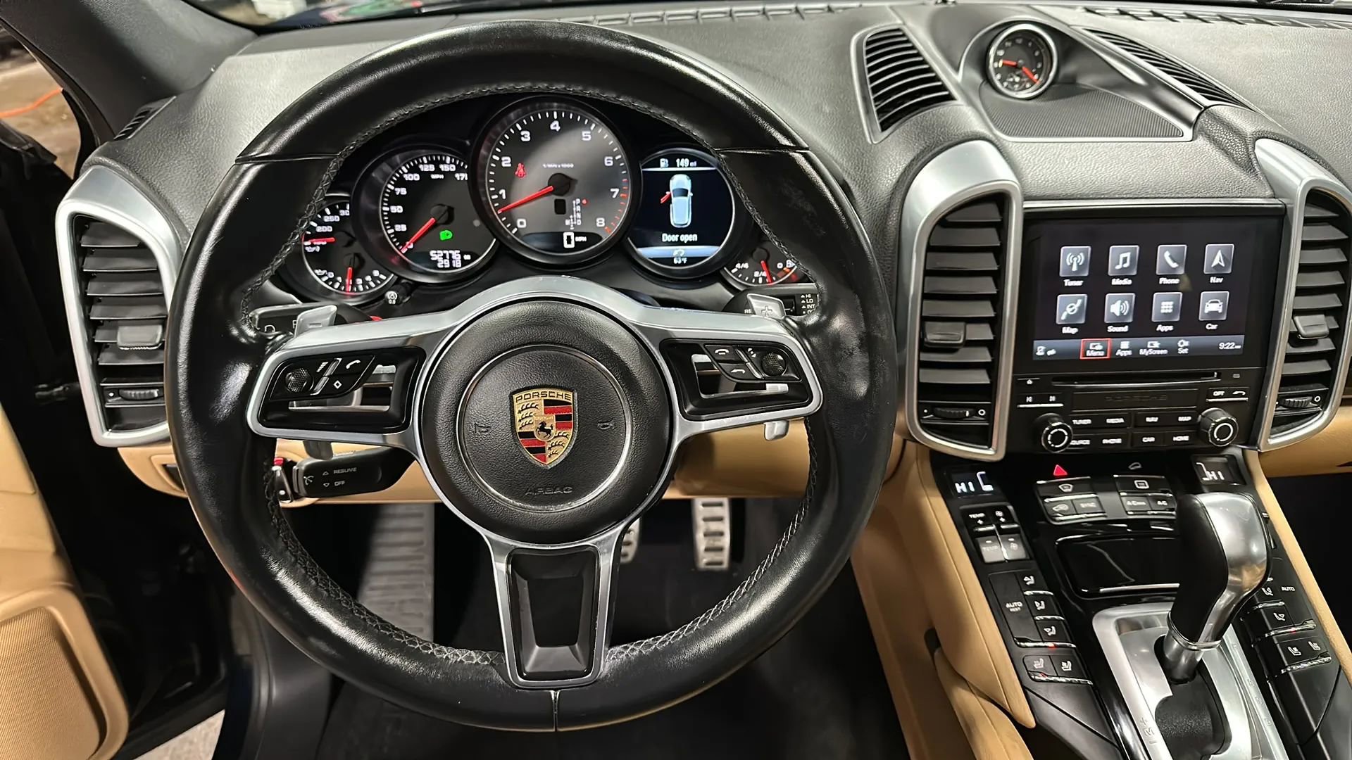 Used 2017 Porsche Cayenne S image 21