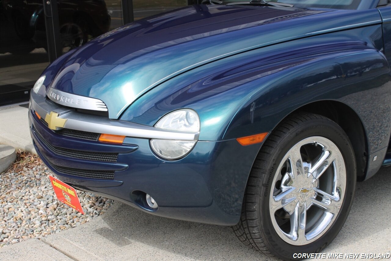 Used 2006 Chevrolet SSR w/ Preferred Equipment Group RWD image 9