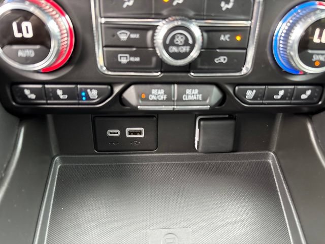Used 2024 GMC Yukon AT4 AWD/4WD image 27