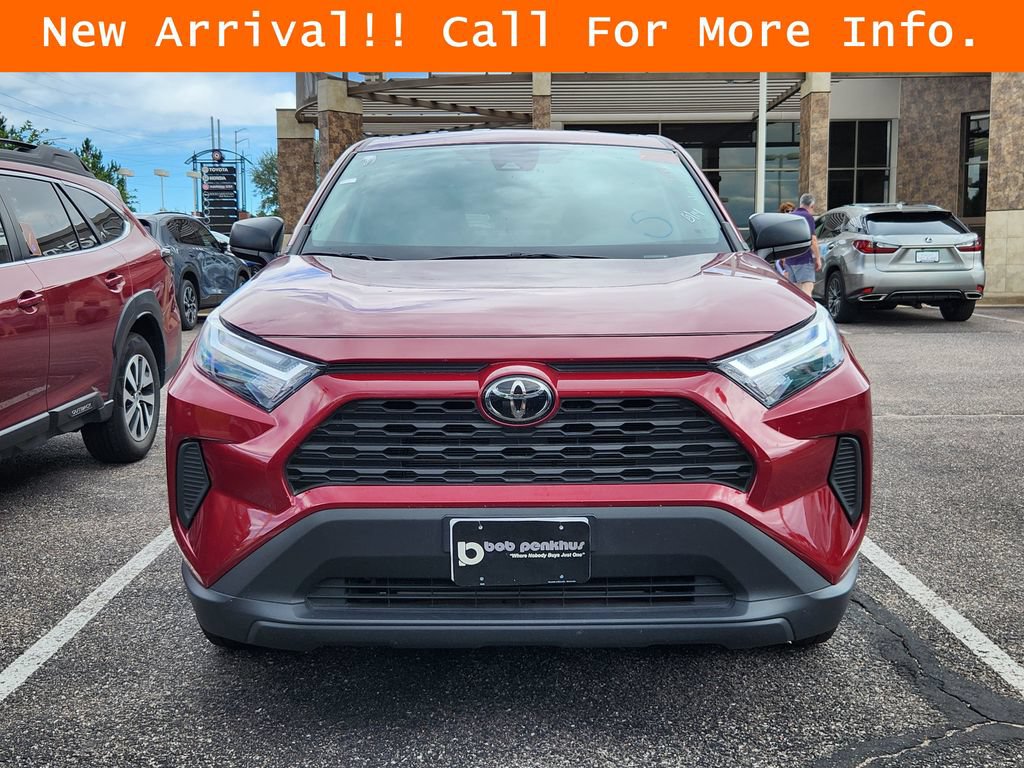 Used 2025 Toyota RAV4 LE AWD/4WD image 3