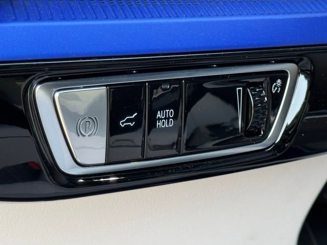 New 2025 Cadillac Optiq Luxury 1 image 20