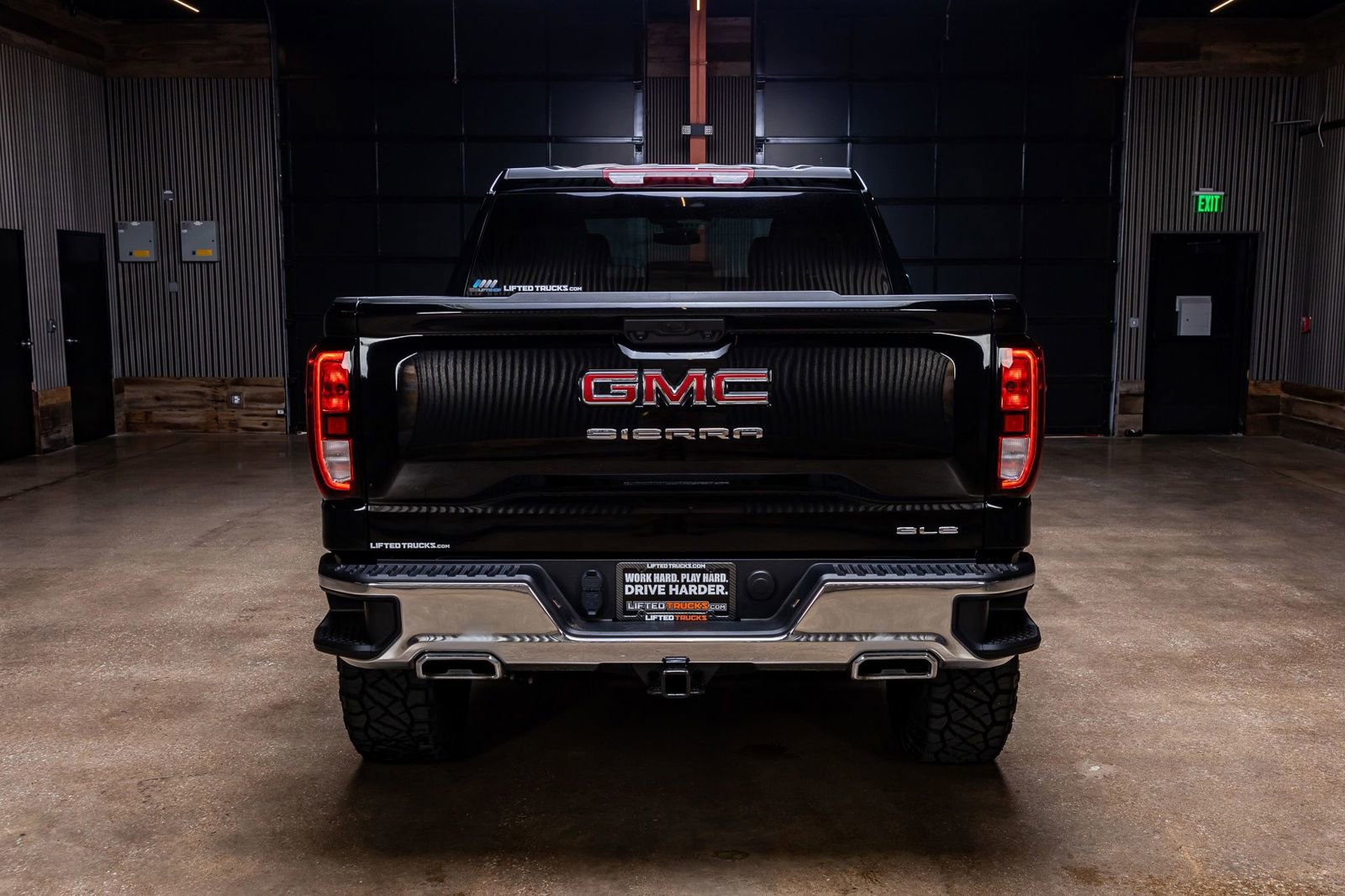 Used 2025 GMC Sierra 1500 SLE w/ X31 Off-Road Package image 8