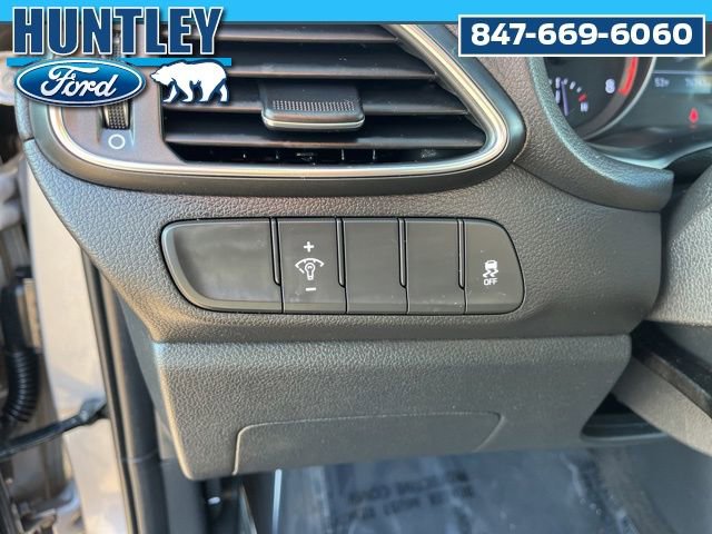 Used 2020 Hyundai Elantra GT image 18