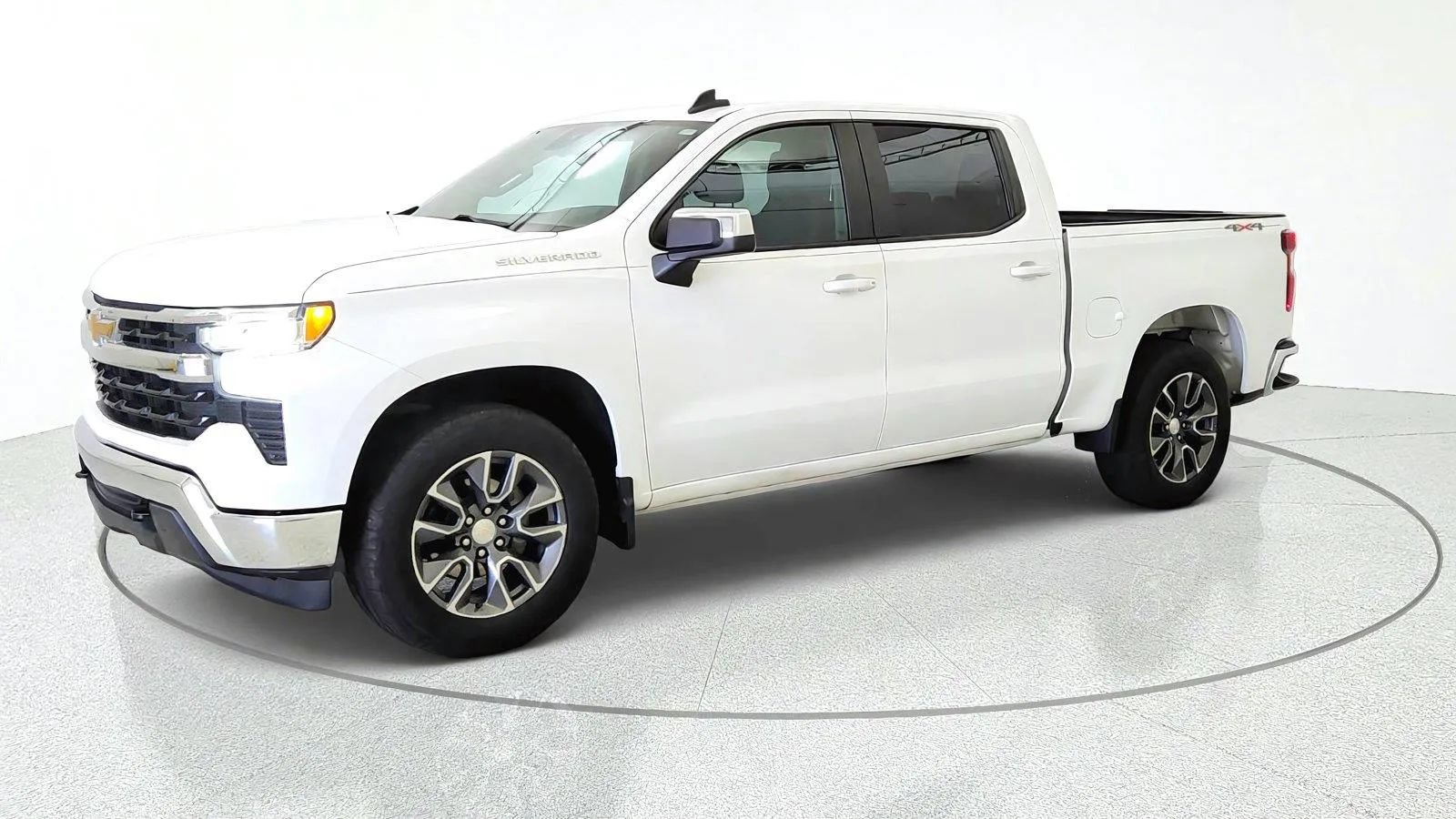 Used 2023 Chevrolet Silverado 1500 LT AWD/4WD image 4