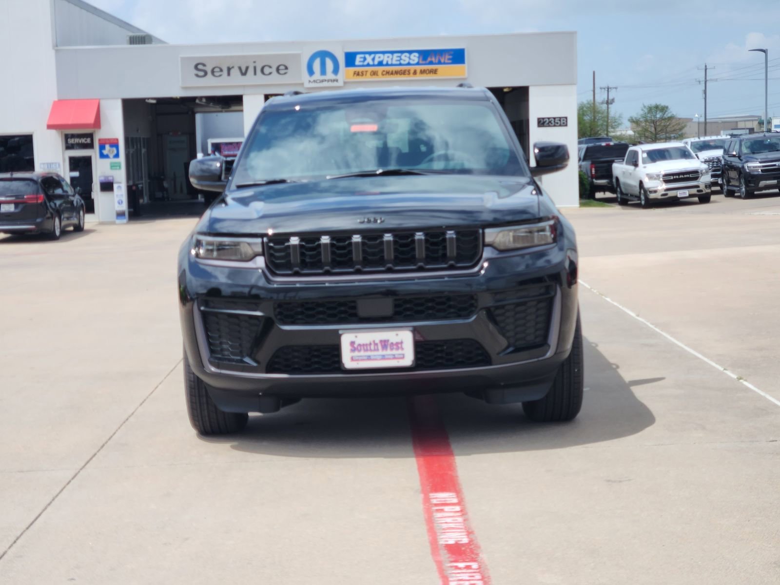 New 2026 Jeep Grand Cherokee Altitude AWD/4WD image 6