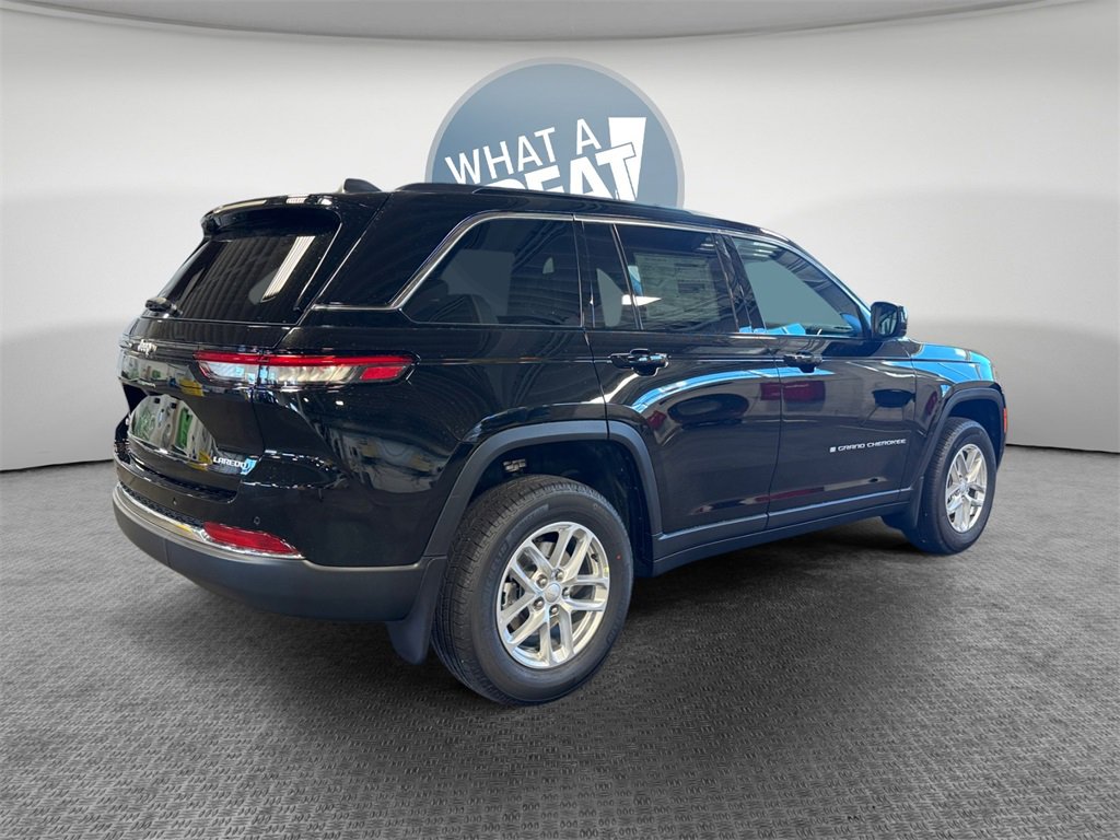 New 2025 Jeep Grand Cherokee Laredo X w/ Luxury Tech Group I video 3