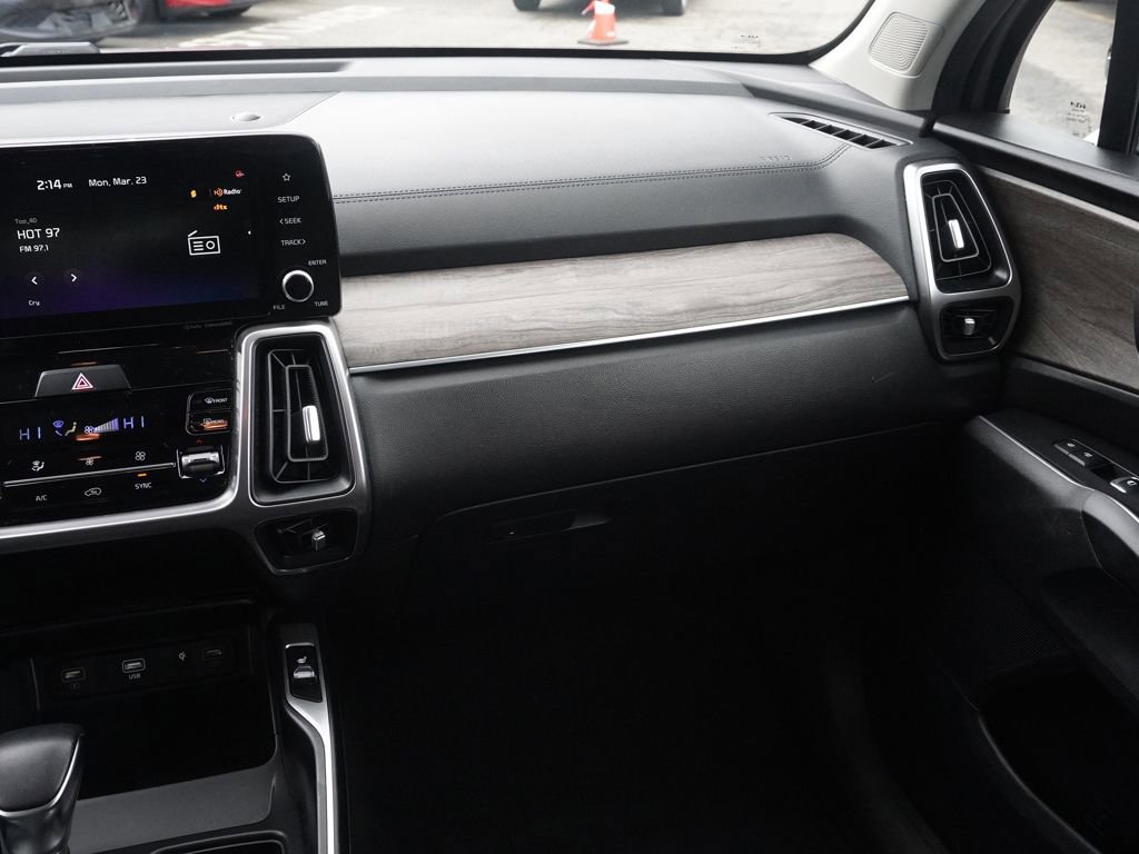 Used 2023 Kia Sorento EX image 28