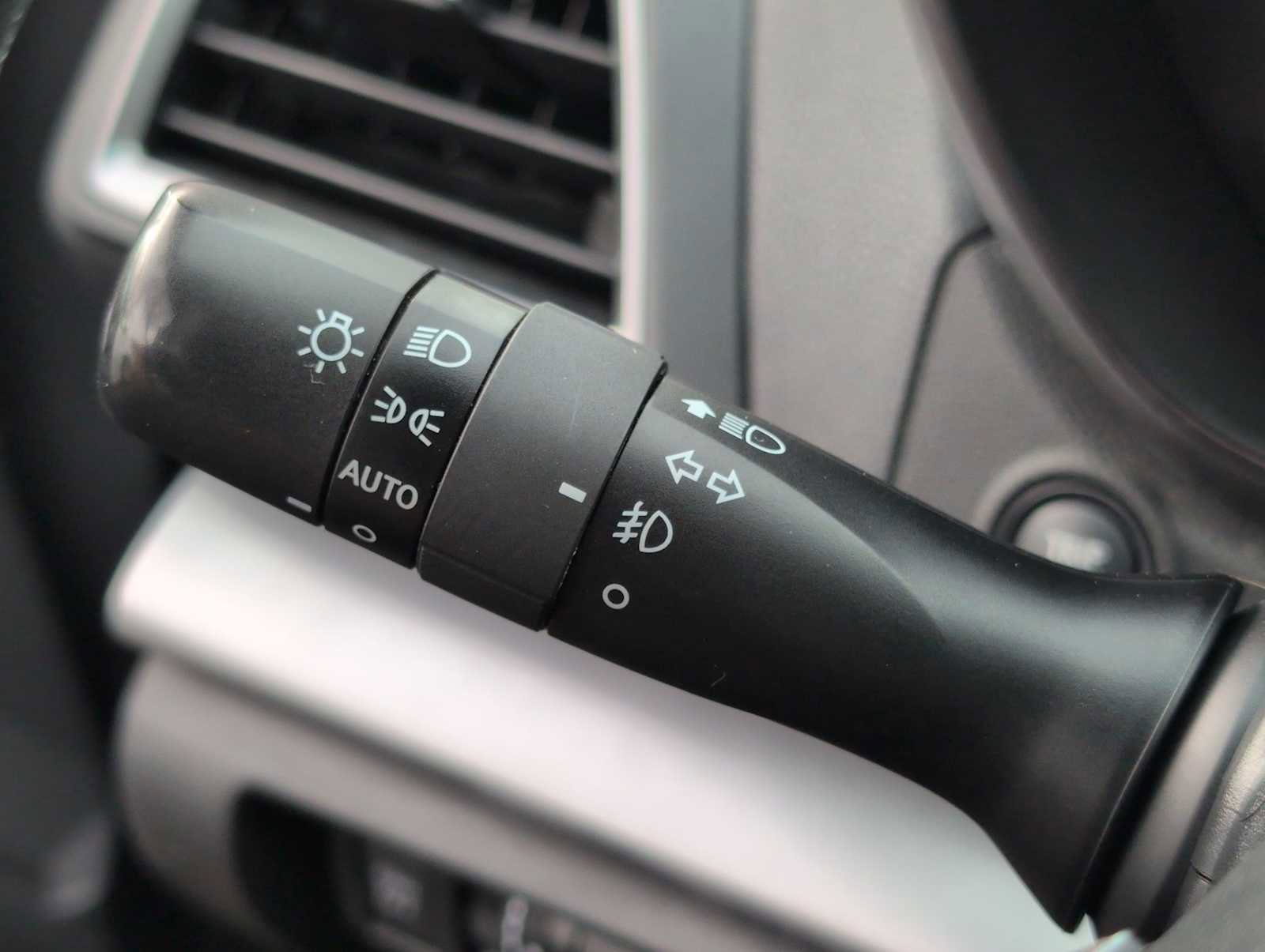 Used 2021 Subaru Impreza 2.0i Limited w/ Popular Package #2 image 27