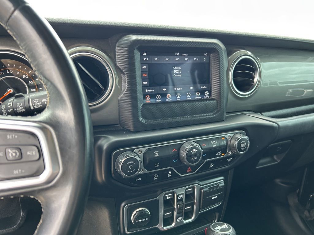 Used 2019 Jeep Wrangler Unlimited Sahara AWD/4WD image 17