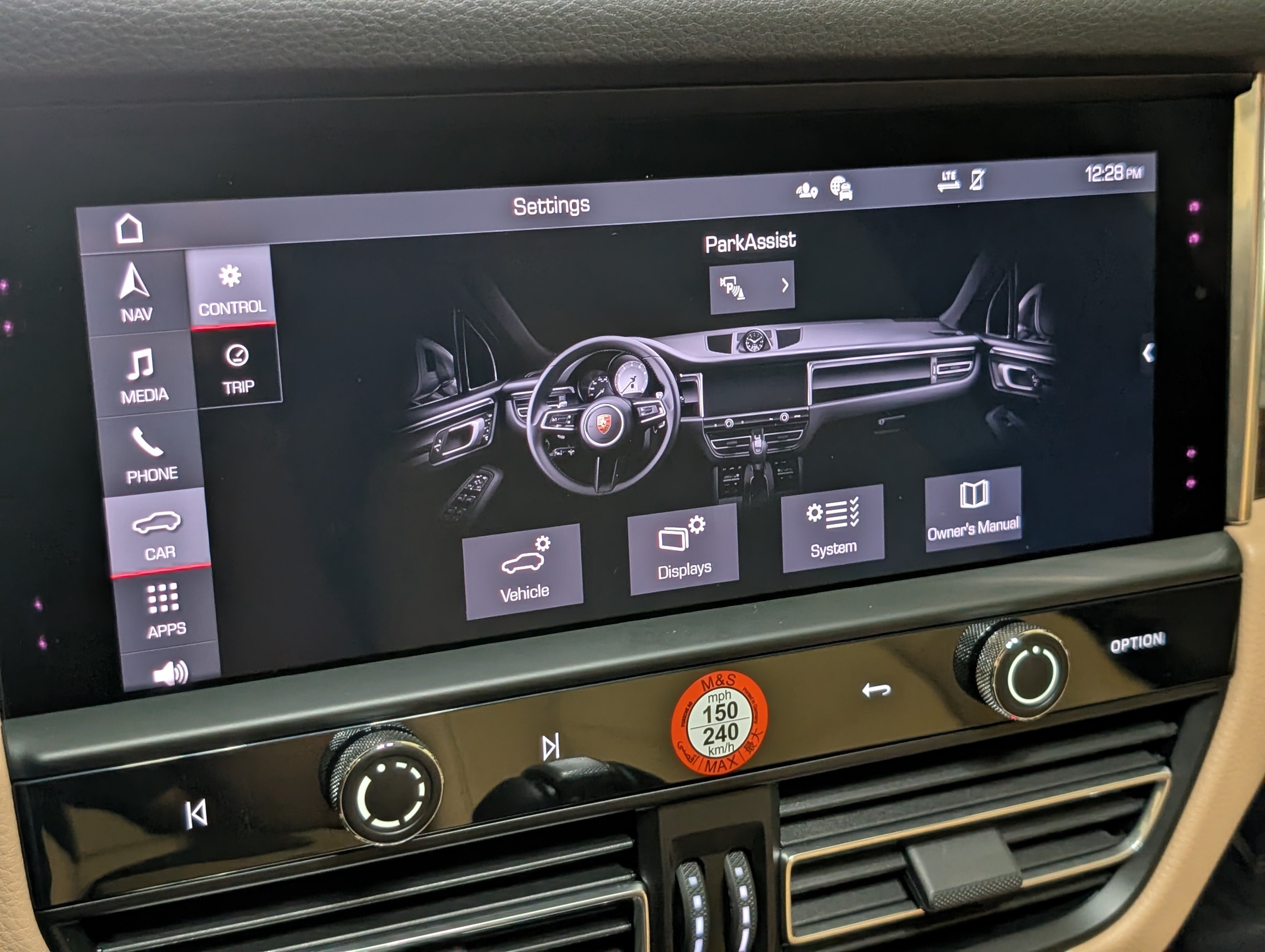 Certified 2026 Porsche Macan AWD/4WD image 36