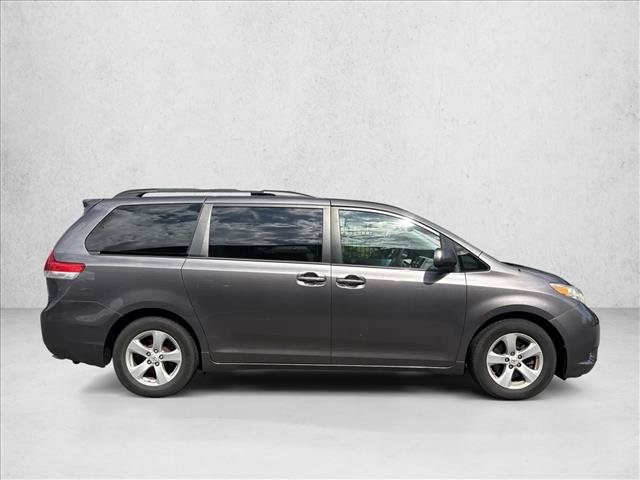 Used 2013 Toyota Sienna LE w/ Towing Pkg FWD video 4