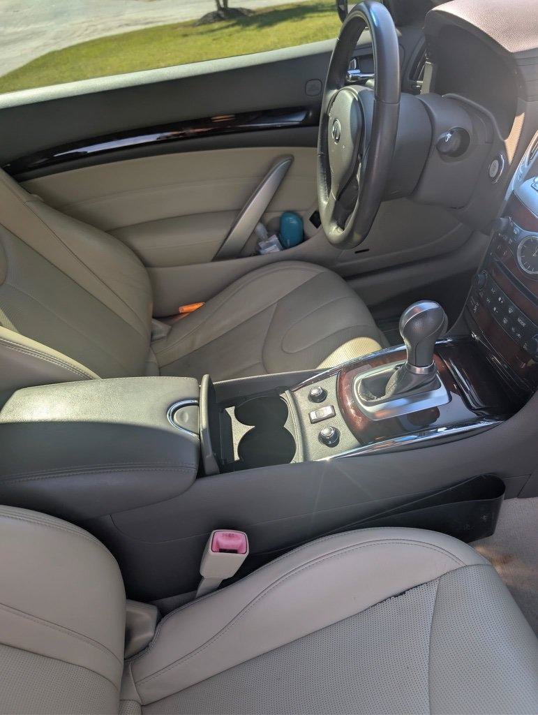 Used 2015 INFINITI Q60 Convertible w/ Premium Package RWD image 5