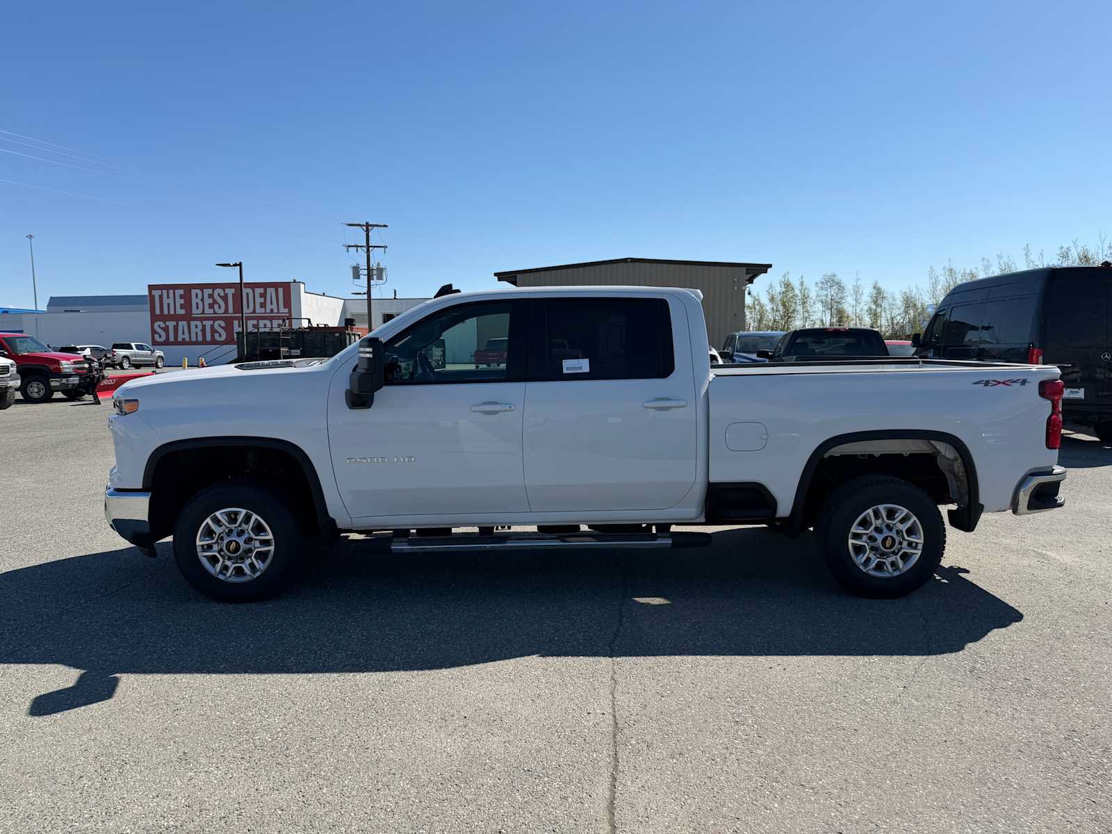 Used 2025 Chevrolet Silverado 2500 LT w/ Convenience Package AWD/4WD image 2