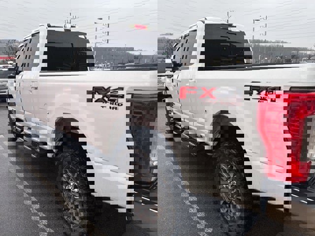 Used 2017 Ford F250 Lariat w/ Lariat Value Package image 9