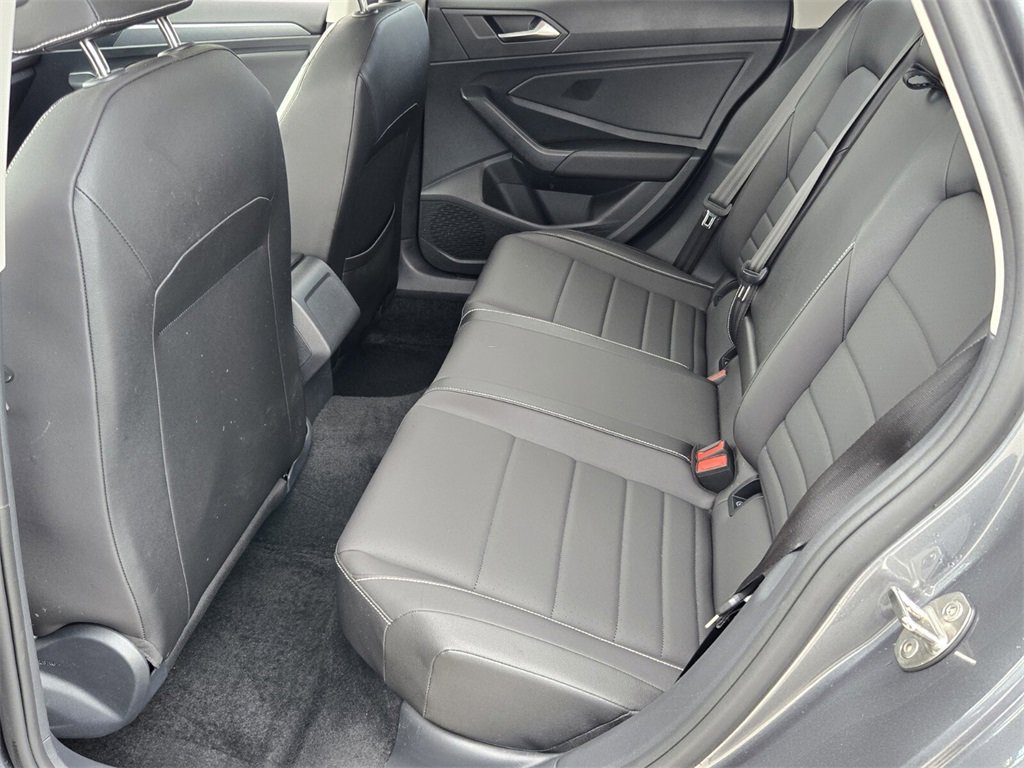 Certified 2024 Volkswagen Jetta SE w/ Panoramic Sunroof Package image 11