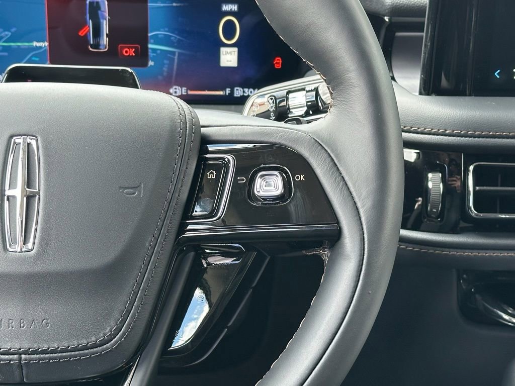 New 2026 Lincoln Aviator AWD image 10