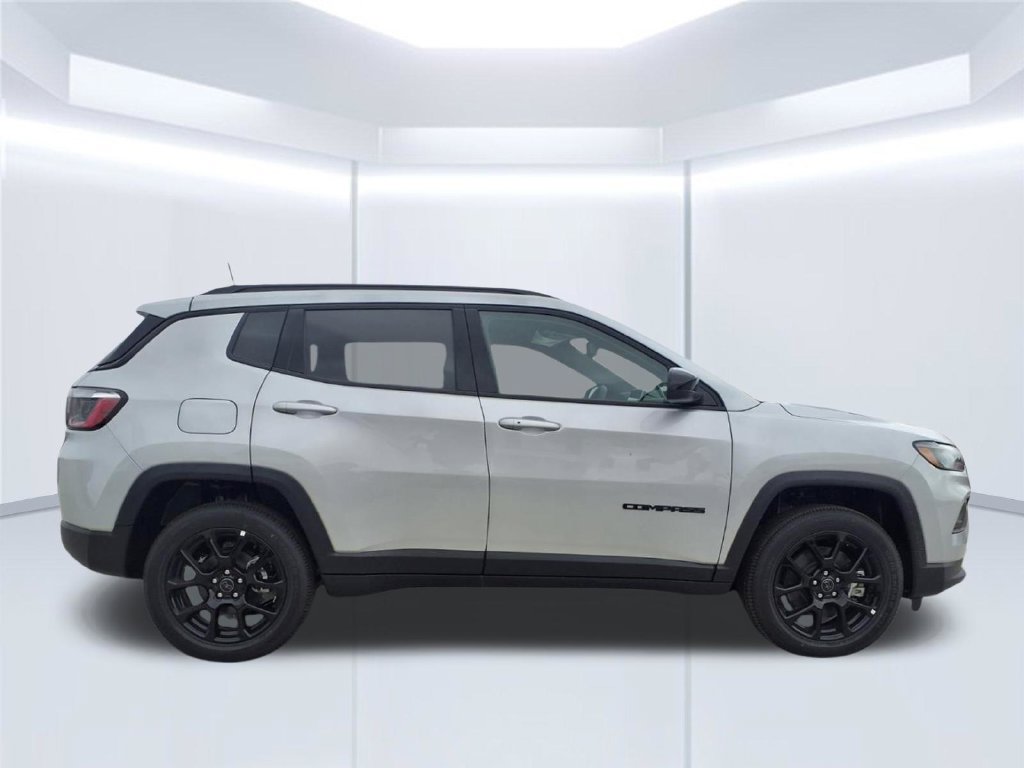 New 2026 Jeep Compass Latitude AWD/4WD image 2