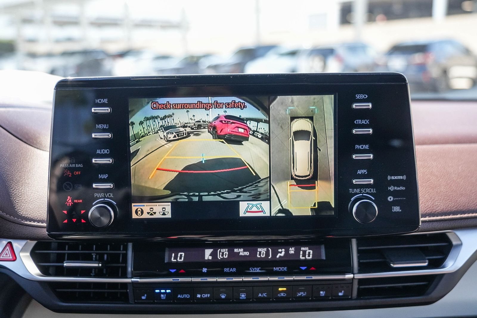 Certified 2024 Toyota Sienna Platinum FWD image 25