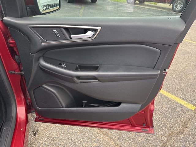 Used 2015 Ford Edge SEL w/ Equipment Group 201A FWD image 16