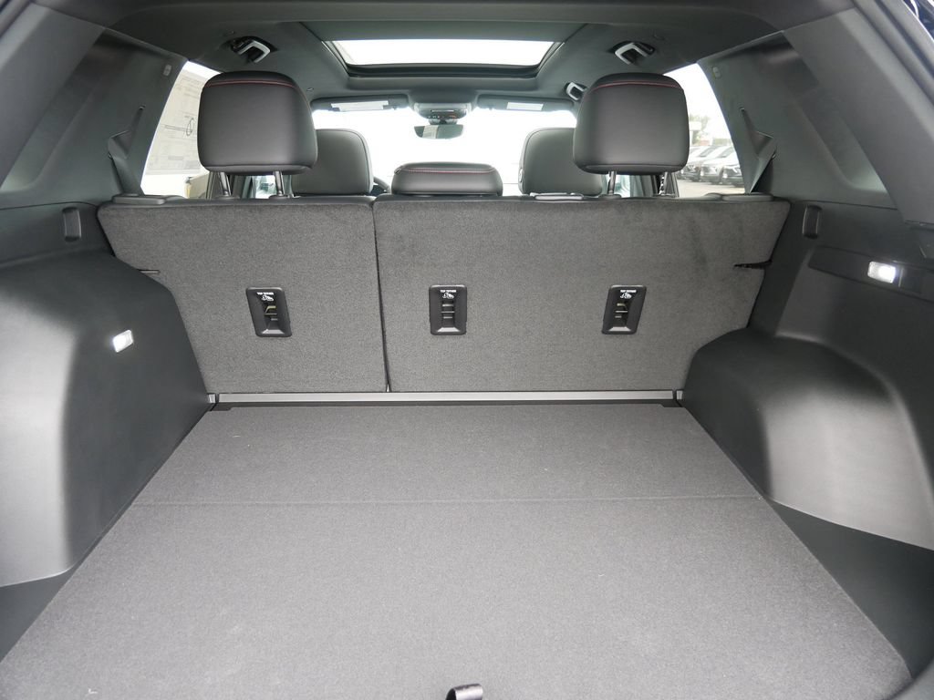 New 2027 Chevrolet Equinox RS w/ Safety and Technology Package AWD/4WD image 8