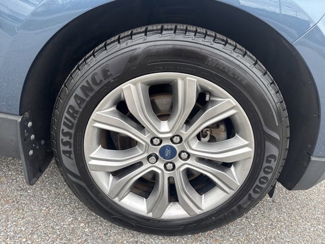 Used 2019 Ford Edge Titanium w/ Equipment Group 301A image 9