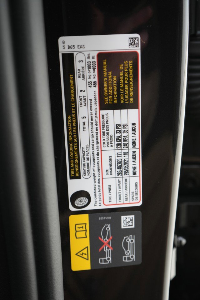 Used 2025 BMW M5 w/ Executive Package image 24