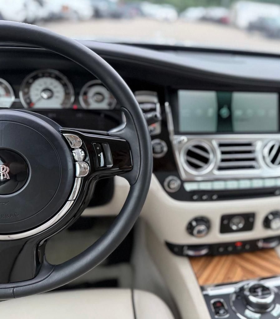 Used 2015 Rolls-Royce Wraith RWD image 29