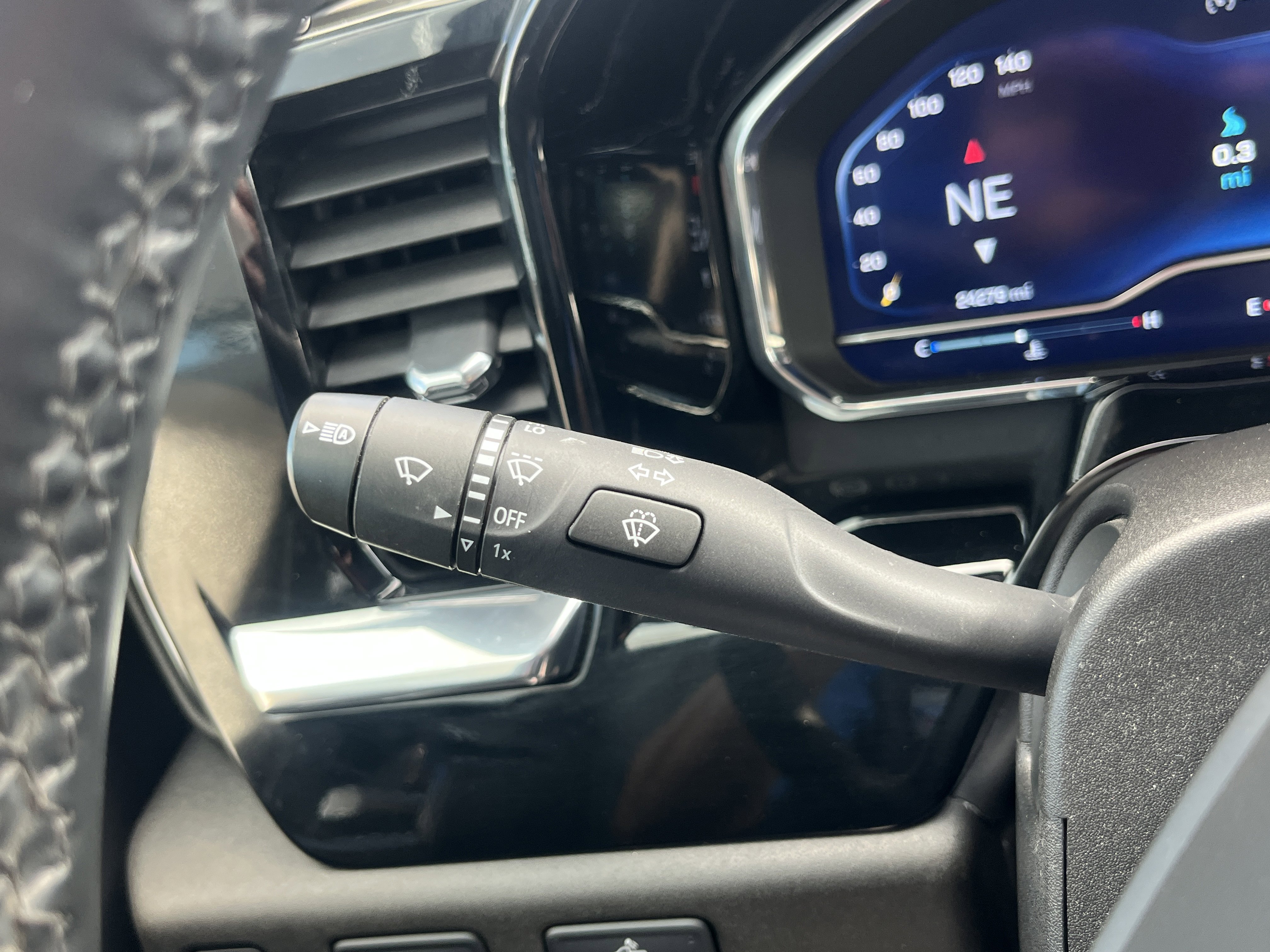 Used 2025 Chevrolet Silverado 1500 LT image 20