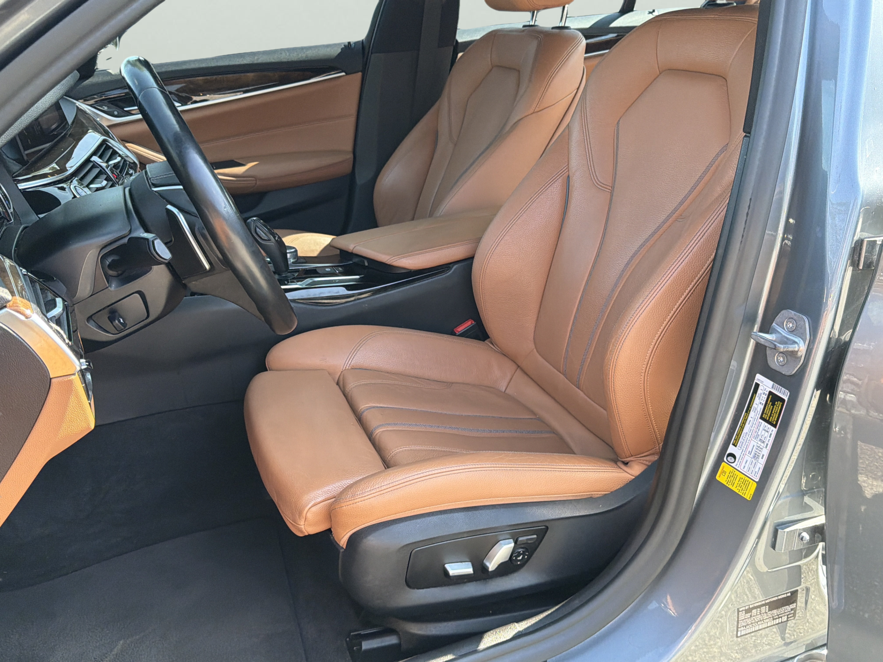 Used 2018 BMW 530i w/ Premium Package RWD image 23